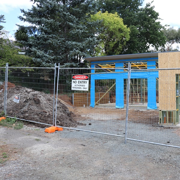 do you deliver and set up temporary fencing and what's the cost for this in Liverpool NY